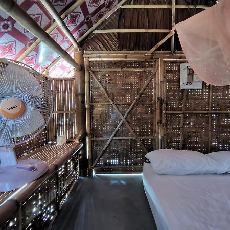 Phuhaya Bamboo Bungalows Ko Lanta Extérieur photo