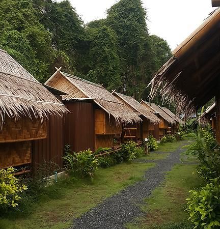 Phuhaya Bamboo Bungalows Ko Lanta Extérieur photo