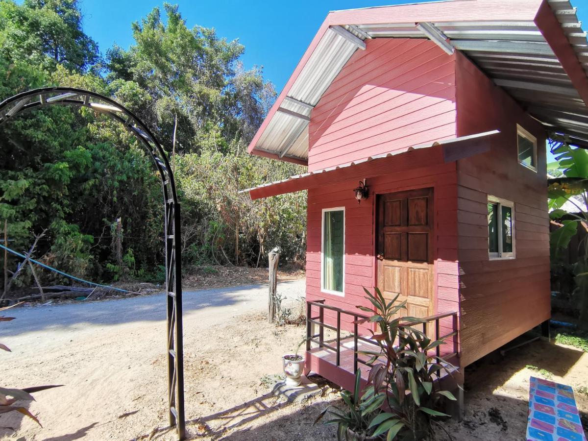 Phuhaya Bamboo Bungalows Ko Lanta Extérieur photo