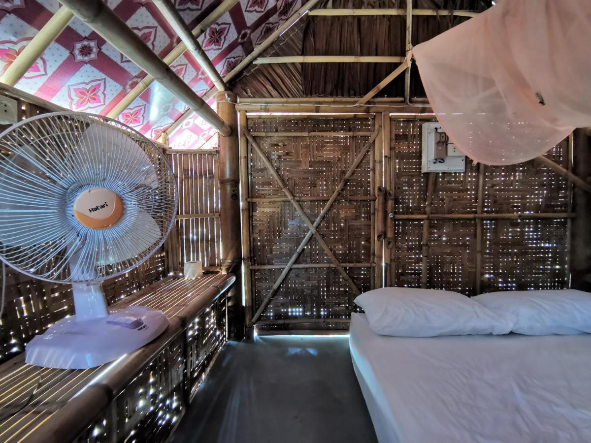 Phuhaya Bamboo Bungalows Ko Lanta Extérieur photo