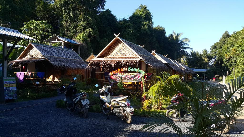 Phuhaya Bamboo Bungalows Ko Lanta Extérieur photo